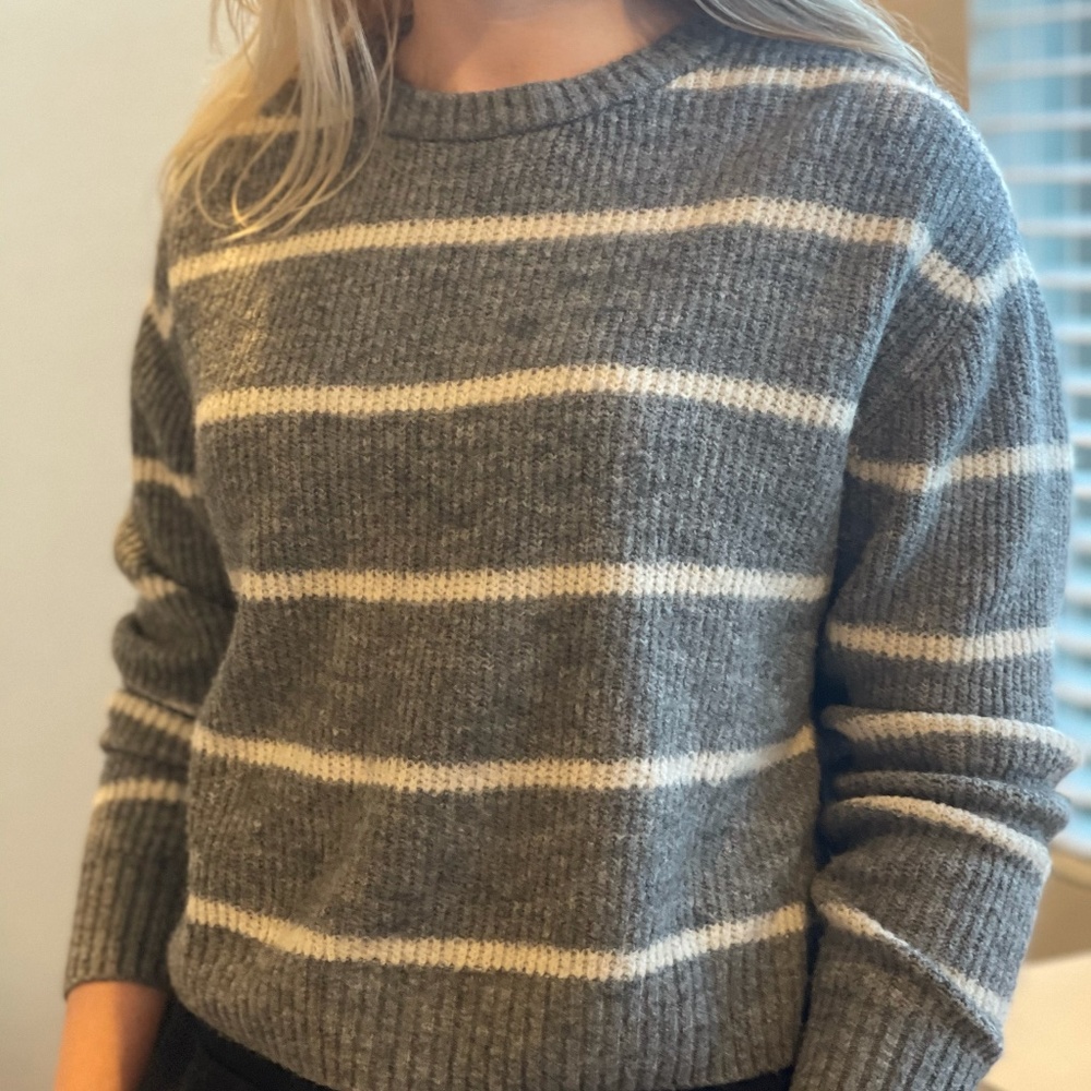 Divided white striped h&m original sweater